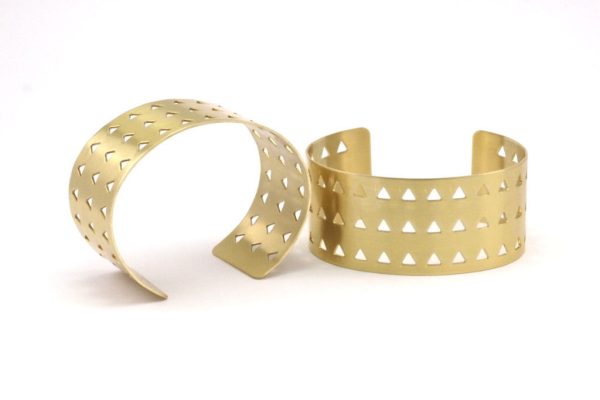 Triangle Ethnic Blank - 2 Raw Brass Triangle Textured Cuff Bracelet Blanks Bangle (30x152x0.80mm) V011 For Discount - Image 3